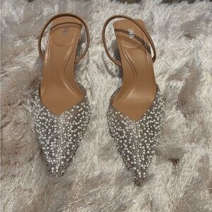 Zara Shoes Clear pointed toe pearl rhinestones kitten heel size 8 (39)